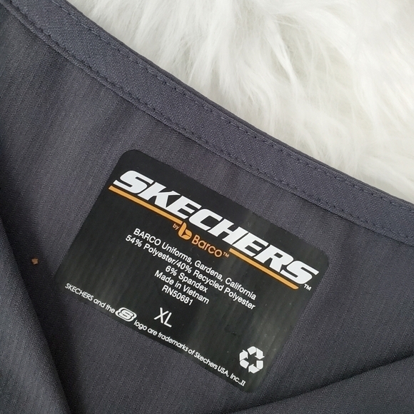 New! Skechers by Barco 3 Pocket Sport V-Neck  with welt Scrub Top size Xlarge. C - Picture 5 of 7